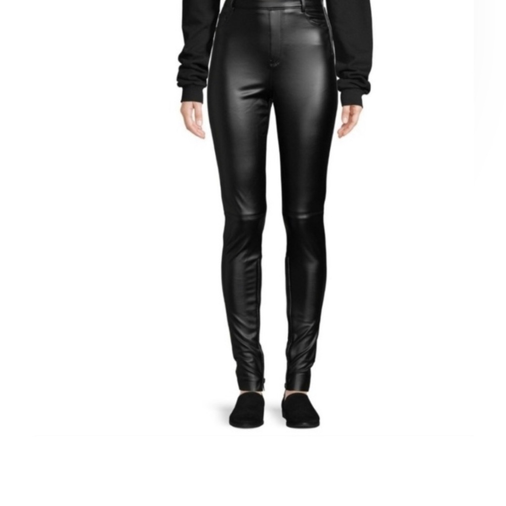 LALA Anthony women faux leather zip pantsโ size 4